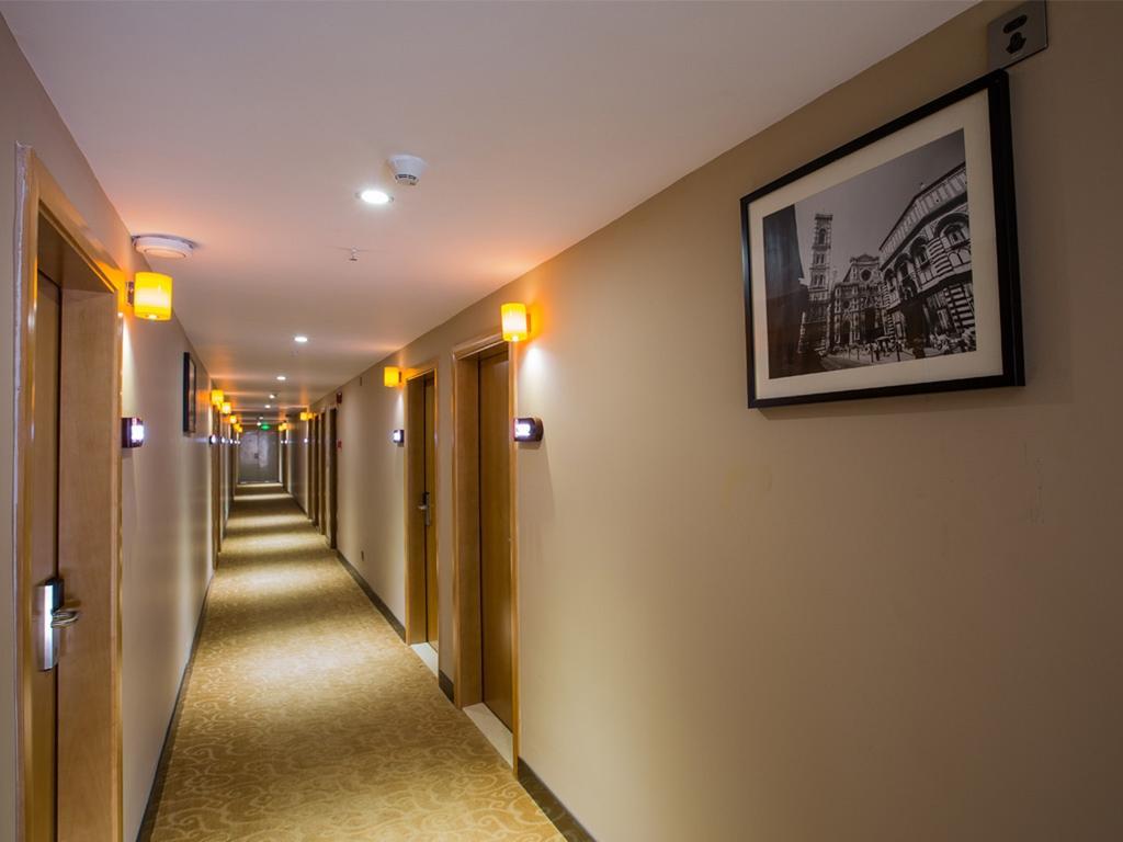 Hotel 7Days Premium Shenzhen High New Science And Technology Park Subway Station Exterior foto